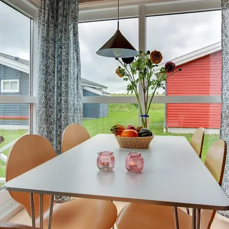 Carlie Holiday home