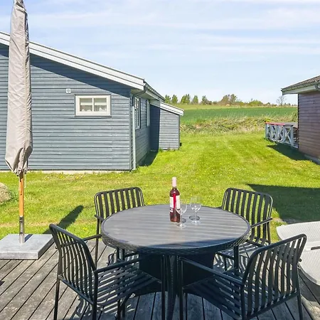 Carlie - 2-8km From The Sea By Interhome