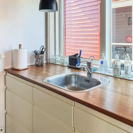 Dom wakacyjny Carlie - 2-8km From The Sea By Interhome *