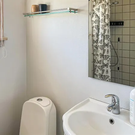 Сasa de vacaciones Carlie - 2-8km From The Sea By Interhome *