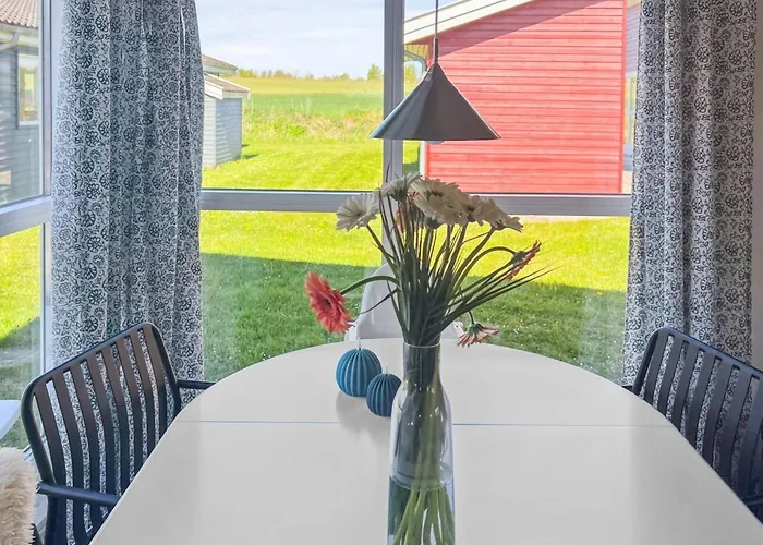 Carlie - 2-8km From The Sea By Interhome